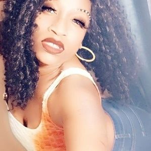 Meet your Posher, Romaine